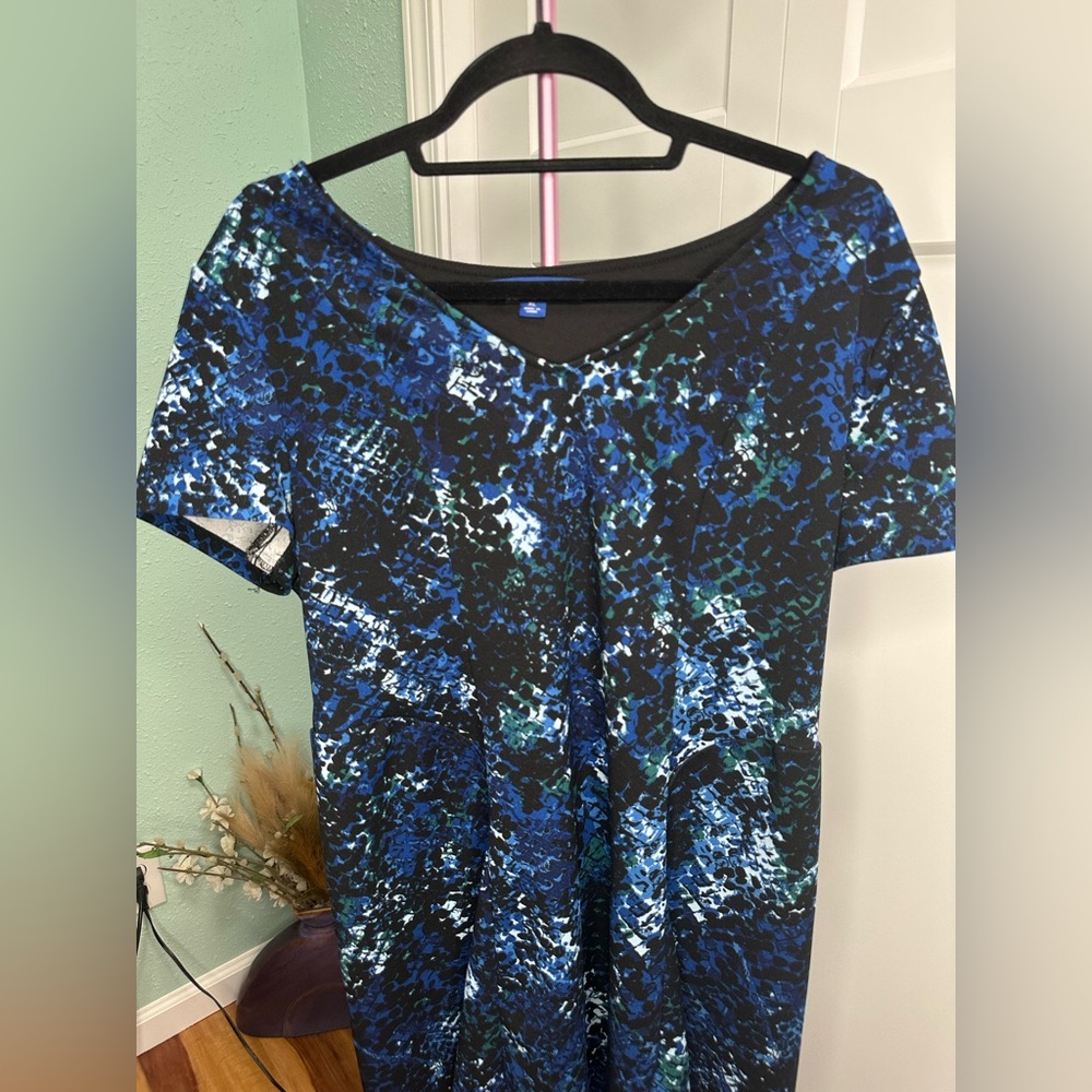APT 9 womens XL dress Blue Snake Skin Print NWOT v neck fit flare, Scalloped Hem